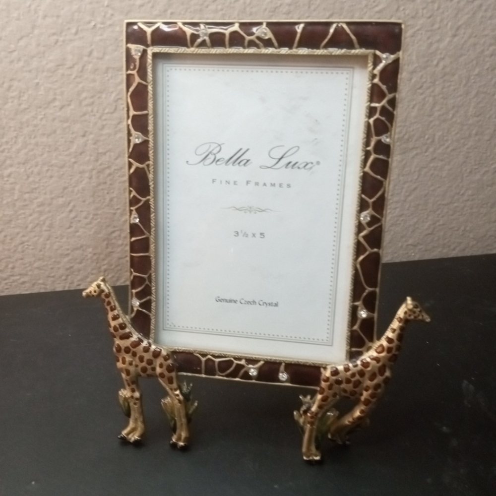EXQUISITE Bella Luxe Genuine Czech Crystal  Giraffe Motif 3.5"x5"Brass Frame